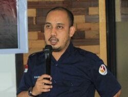 Bawaslu Sanggau Minta Tim Paslon Cakada Bersihkan APK Secara Mandiri