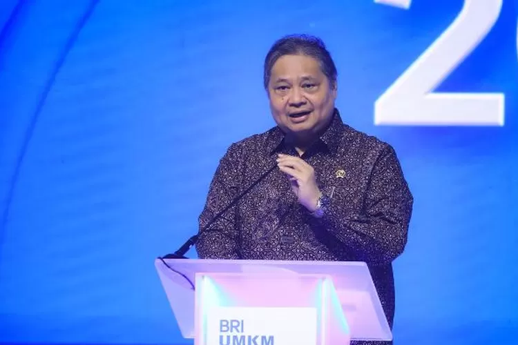 Menteri Koordinator Bidang Perekonomian, Airlangga Hartarto, saat memberikan keterangan pers mengenai investasi pusat data perusahaan teknologi AS di Indonesia, Jumat (29/7/2025).