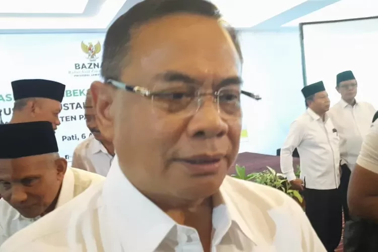 Bupati Pati, Sudewo, saat memberikan keterangan pers di Pendopo Kabupaten Pati mengenai pembatalan kenaikan PBB-P2 pada Jumat (8/8/2025). (Dok. Ist)