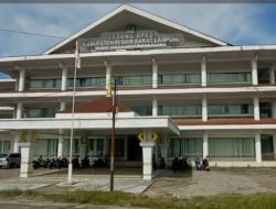 Ditanya Hasil Hearing Terkait Dugaan Fee Proyek 20% Di Disdikbud, Oknum Anggota Komisi III DPRD Pesibar Bungkam. 