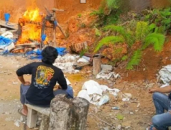 Satgas Polres Solok Selatan Bakar Pondok dan Tutup Lokasi Tambang Emas Ilegal